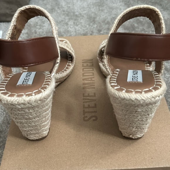 Beautiful Wedge Sandal Tan - Picture 3 of 4